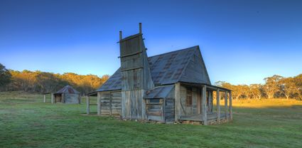 Coolamine Homestead - Kosciuszko NP - NSW T (PBH4 00 12560)